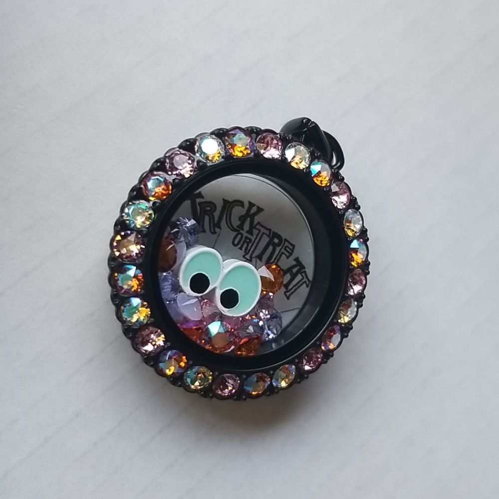 2020 Origami owl Halloween  locket set